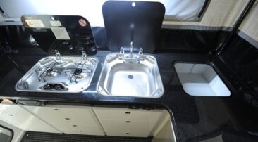 holiday-camper-trailer-interior-06