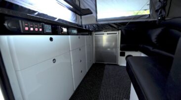 holiday-camper-trailer-interior-07